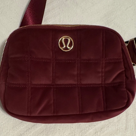 lululemon athletica Velour Quilted Wine Crossbody Belt Bag with Gold Logo - Picture 2 of 3
